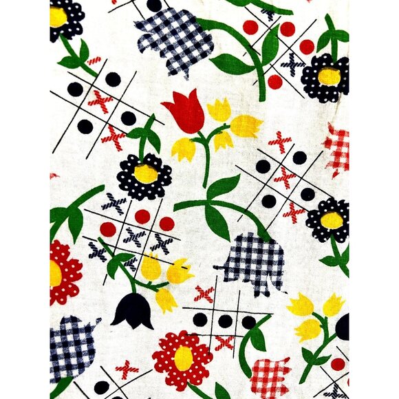 XOX Floral Daisy Tulip Flower Fabric Small Print 2 Pcs. 44" W x 32" & 19" x 44" - Picture 6 of 11